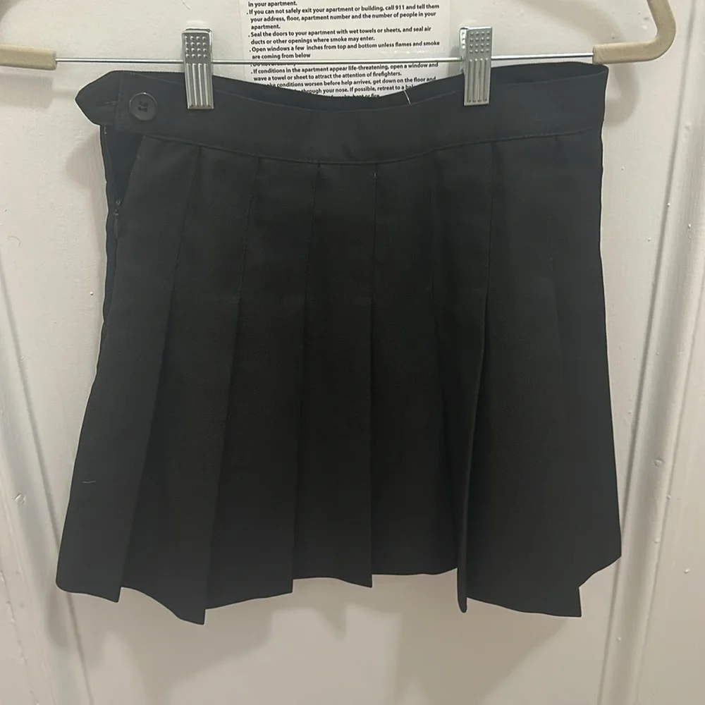 American Apparel Black Pleated Tennis Mini Skirt - Picture 3 of 4